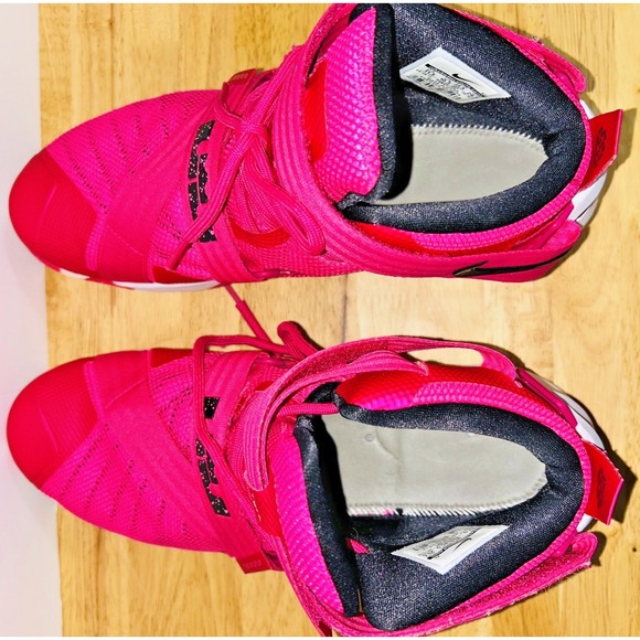 LEBRON JAMES IX NIKE Soldier 9 Zoom Mens Size 11.5 Think Pink Breast Cancer - Picture 9 of 10